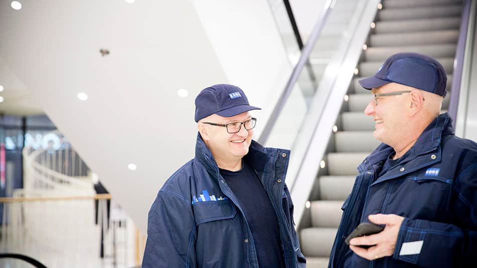 img_kone-escalator-technicians-2018-951x535