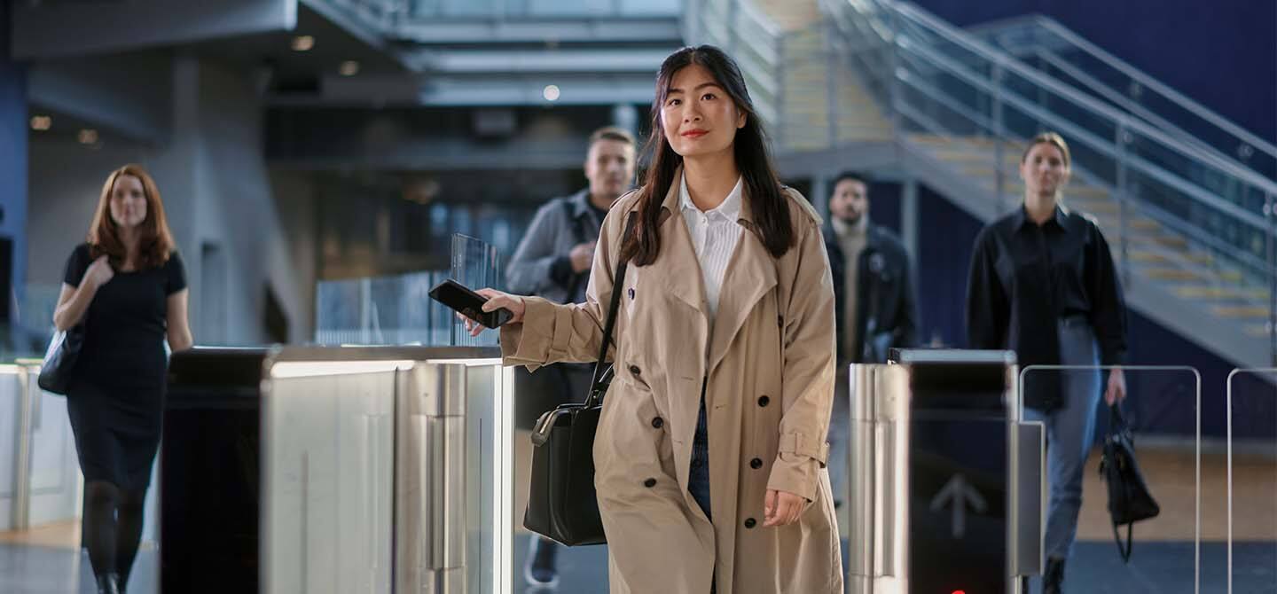 img_office_flow_lady_1440x670